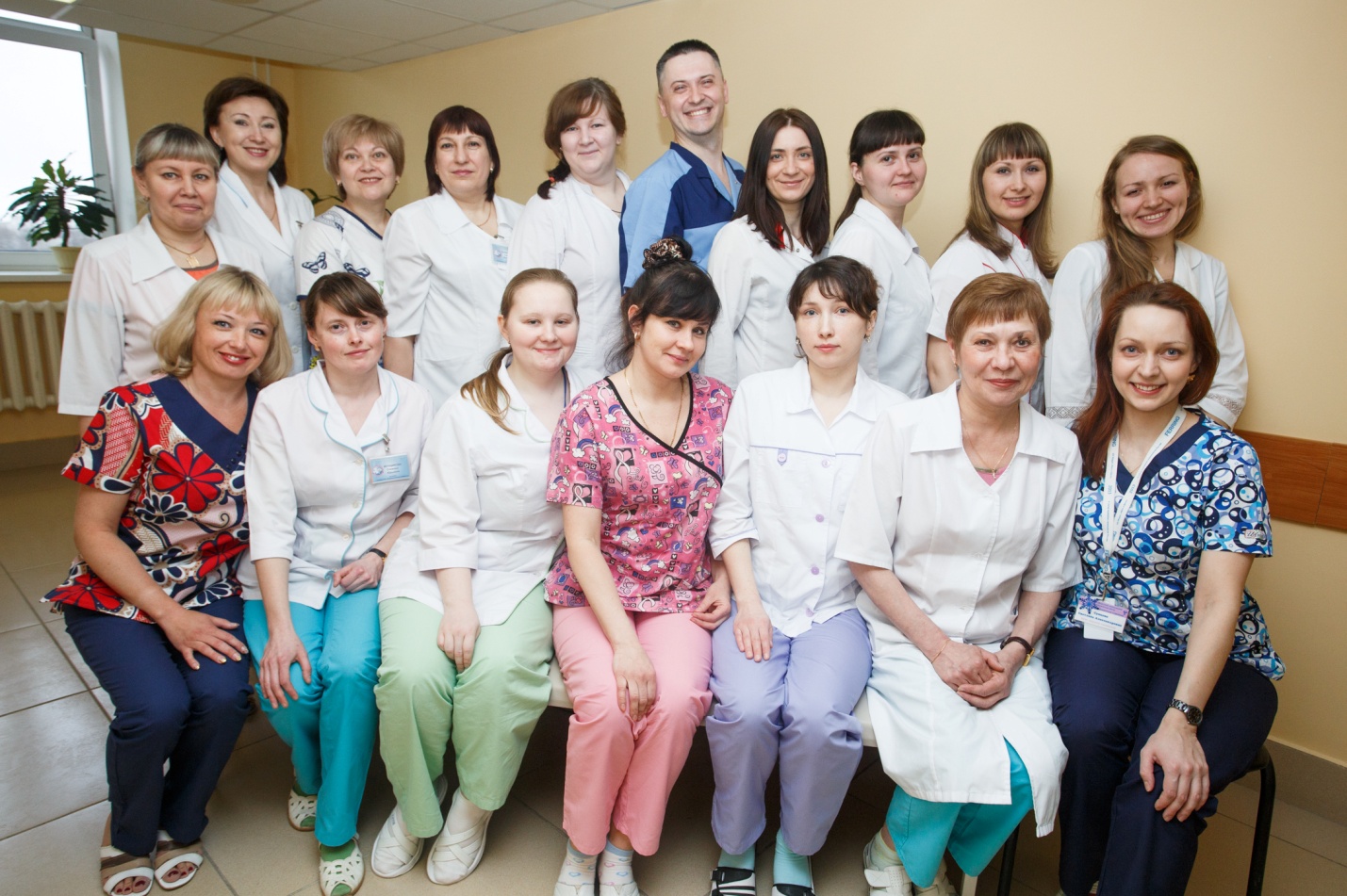 Врачи гинекологи в роддоме. Акушерское обсервационное отделение перинатального центра Киров.